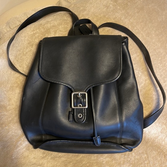 Coach Handbags - Coach large leather vintage black backpack